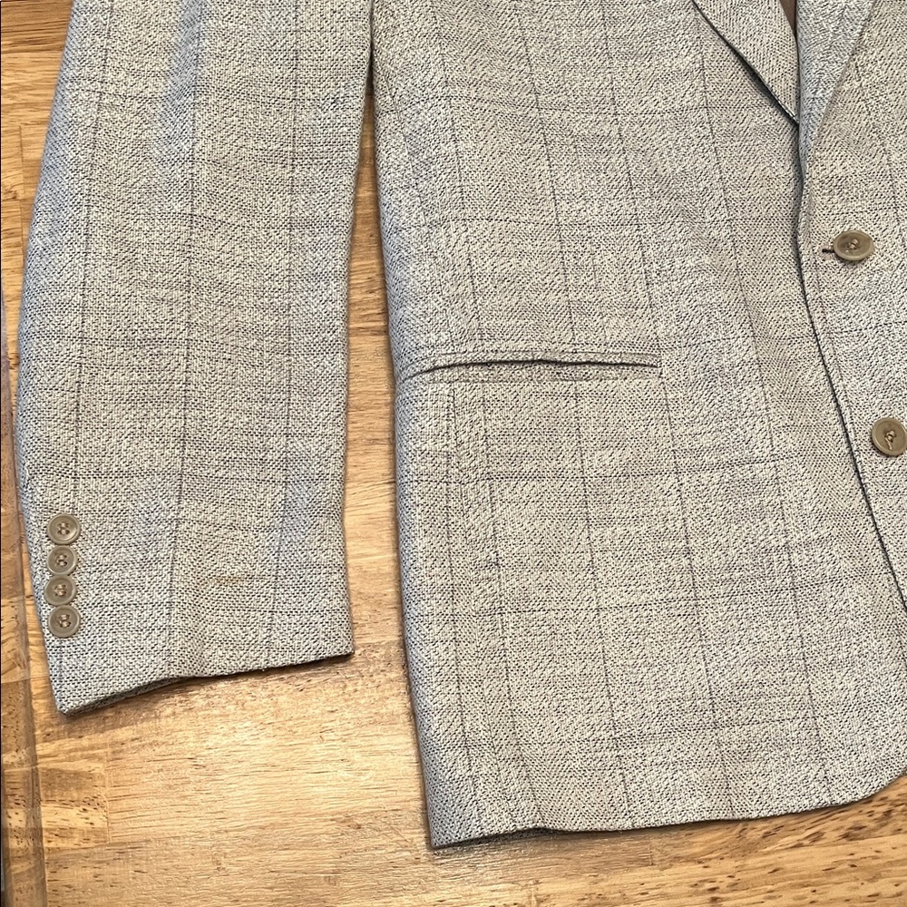 Milano Men's Light Gray Checkered Blazer - Picture 2 of 5